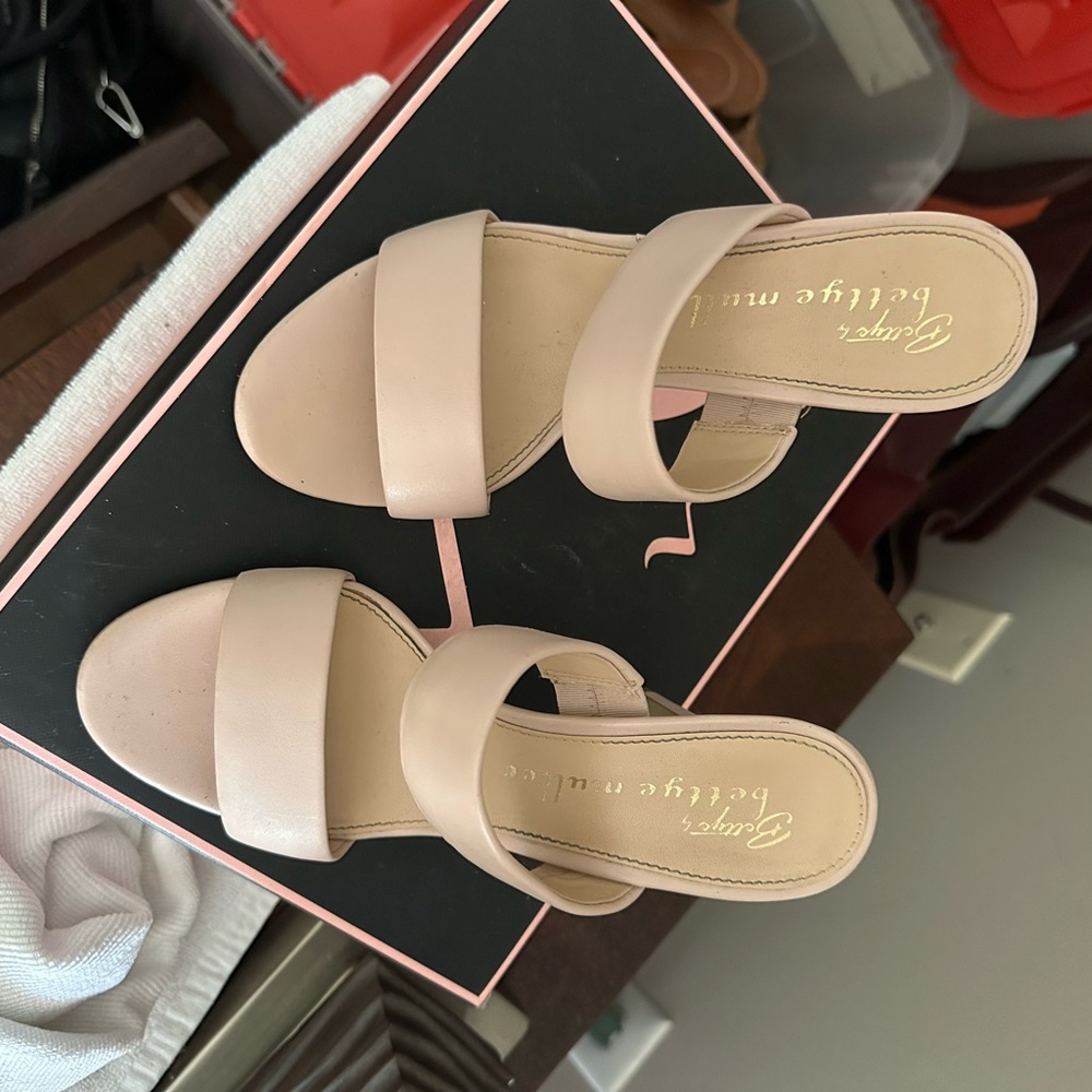 Nudeish pink Heels